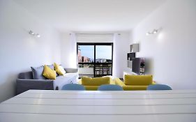 Sunset Sea View 2 Bedroom Apartment Vd